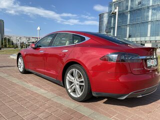 2013 Tesla Model S S85 I, красный, 2150000 рублей, вид 3