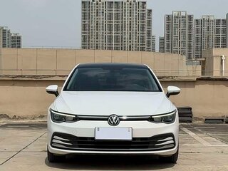 2022 Volkswagen Golf VIII, белый, 1695000 рублей, вид 2
