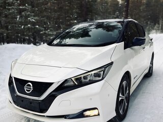 2017 Nissan Leaf II (ZE1), белый, 1600000 рублей, вид 4