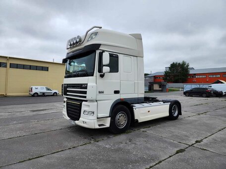2017 DAF XF 105, белый, 5250000 рублей, вид 3