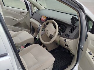 2009 Toyota ISis I Рестайлинг, серебристый, 1250000 рублей, вид 4