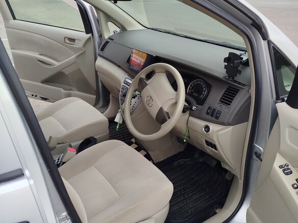 2009 Toyota ISis I Рестайлинг, серебристый, 1250000 рублей - вид 3