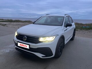 2021 Volkswagen Tiguan II Рестайлинг, белый, 4150000 рублей, вид 3