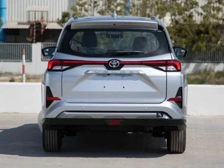 2023 Toyota Veloz, серебристый, 2170000 рублей, вид 5