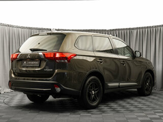 2017 Mitsubishi Outlander III Рестайлинг 2, коричневый, 1890000 рублей, вид 5