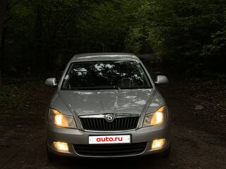 2011 Skoda Octavia II (A5) Рестайлинг, серебристый, 800000 рублей, вид 2