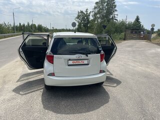 2013 Toyota Ractis II, белый, 1300000 рублей, вид 3