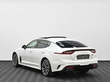 2018 Kia Stinger I, белый, 2025000 рублей, вид 4