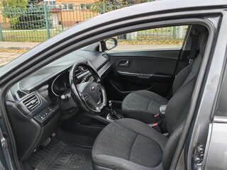 2015 Kia Rio III Рестайлинг, серый, 920000 рублей, вид 4