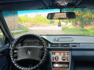 1988 Mercedes-Benz W124 230, синий, 250000 рублей, вид 5