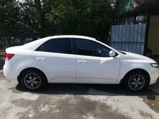 2009 Kia Cerato 5-speed II, белый, 730000 рублей, вид 2
