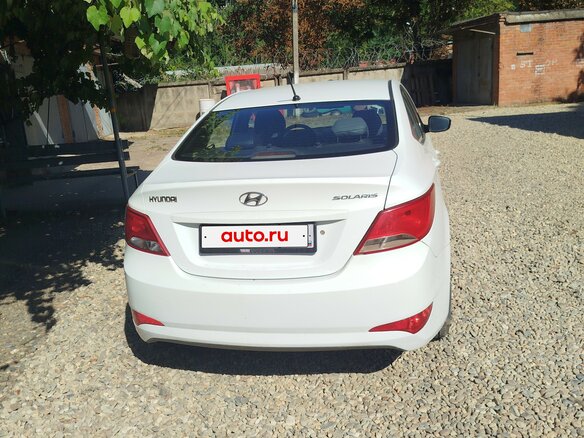 2015 Hyundai Solaris I Рестайлинг, белый, 999000 рублей - вид 4