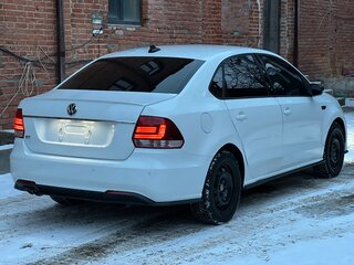 2017 Volkswagen Polo V Рестайлинг, белый, 1080000 рублей, вид 4