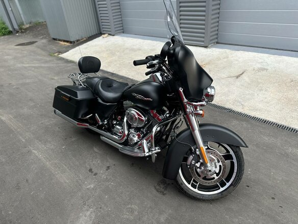 2010 Harley-Davidson Street Glide, чёрный, 1000000 рублей - вид 6
