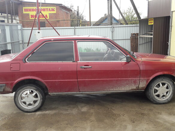 1980 Audi 80 III (B2), красный - вид 2