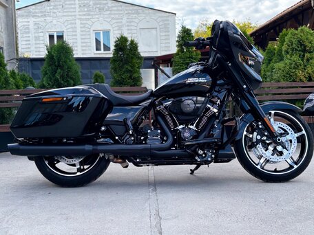 2025 Harley-Davidson Street Glide, чёрный, 4100000 рублей, вид 3