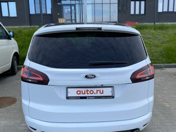 2011 Ford S-MAX I Рестайлинг, белый, 890000 рублей - вид 1
