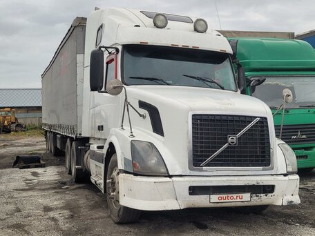 2004 Volvo VNL, белый, 2200000 рублей, вид 3