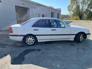 1993 Mercedes-Benz C-Класс 220 I (W202), белый, 600000 рублей, вид 5