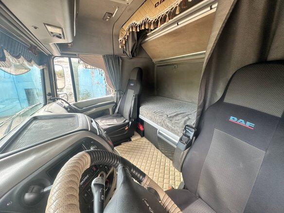 2006 DAF XF 105, золотистый, 1600000 рублей - вид 9