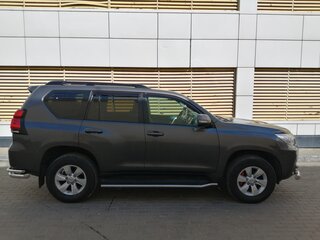 2020 Toyota Land Cruiser Prado 150 Series Рестайлинг 3, серый, 4350000 рублей, вид 4