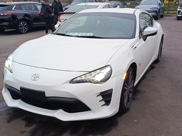 2016 Toyota GT86 I Рестайлинг, белый, 1926305 рублей - вид 2