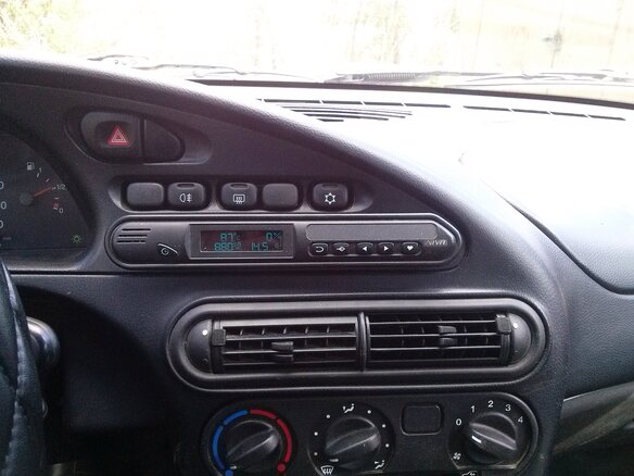 2011 Chevrolet Niva I Рестайлинг, серебристый - вид 9