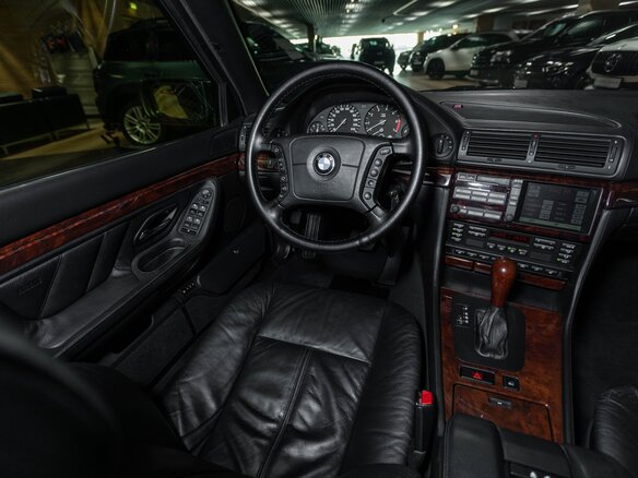 1998 BMW 7 серии 750Li III (E38) Рестайлинг, чёрный - вид 11