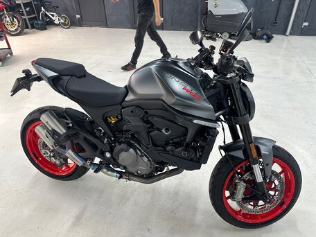 2022 Ducati Monster 937, серый, 800000 рублей, вид 1