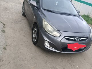 2012 Hyundai Solaris I, серый, 720000 рублей, вид 3