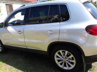2014 Volkswagen Tiguan I Рестайлинг, серебристый, 1600000 рублей, вид 2