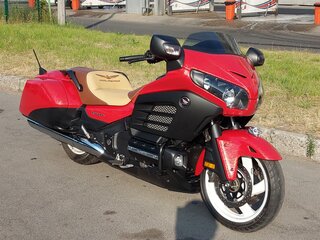 2013 Honda GL 1800 Gold Wing, красный, 1450000 рублей, вид 1