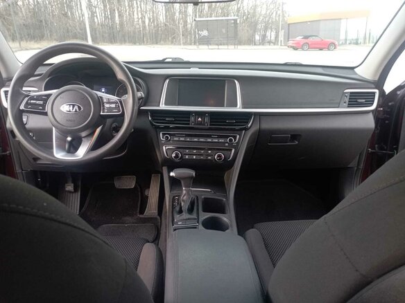 2018 Kia Optima IV Рестайлинг, пурпурный, 2200000 рублей - вид 9
