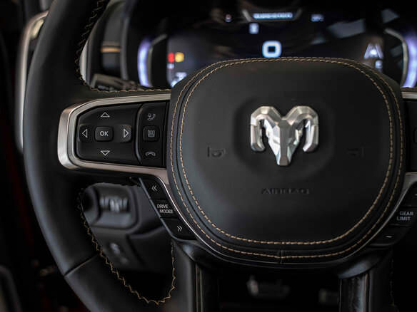2026 Ram 1500 Crew Cab V Рестайлинг, красный, 10490000 рублей - вид 39