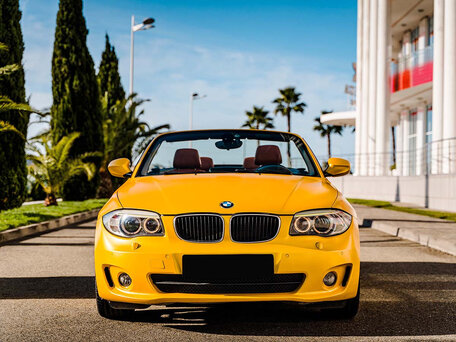 2011 BMW 1 серии 125i I (E82/E88) Рестайлинг 2, жёлтый, 1555000 рублей, вид 2