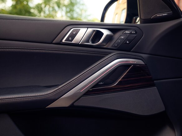 2023 BMW X6 40i III (G06) Рестайлинг, чёрный, 10999000 рублей - вид 23