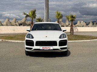 2018 Porsche Cayenne III, белый, 5450000 рублей, вид 3