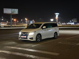 2017 Nissan Elgrand III (E52) Рестайлинг, белый, 3200000 рублей, вид 1
