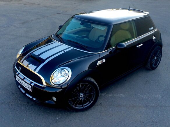 2010 Mini Hatch Cooper S II (R56) Рестайлинг, чёрный - вид 1
