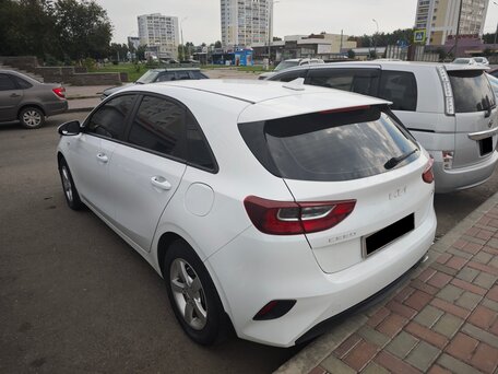 2022 Kia Ceed III Рестайлинг, белый, 1940000 рублей, вид 5