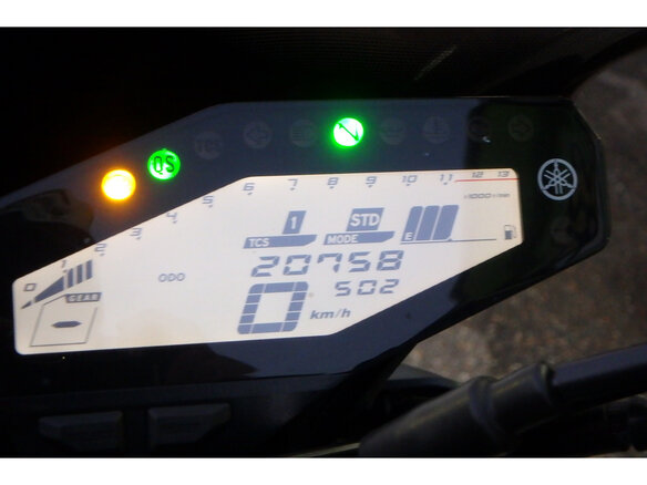 2017 Yamaha MT-09 (FZ-09), серый, 860000 рублей - вид 8