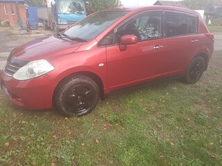2009 Nissan Tiida I, красный, 675000 рублей, вид 5