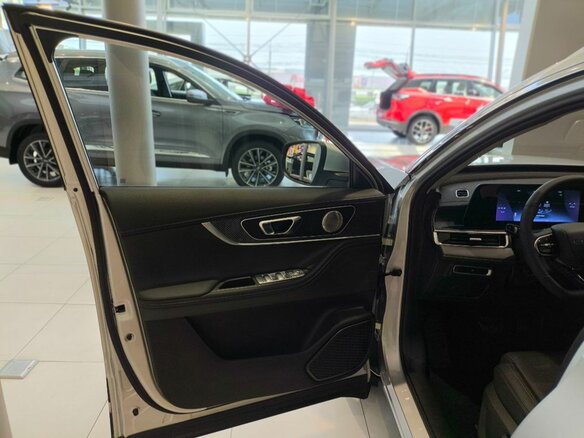 2025 Chery Tiggo 7L I, серебристый, 2735000 рублей - вид 14