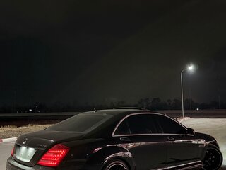 2007 Mercedes-Benz S-Класс 500 V (W221), чёрный, 1380000 рублей, вид 4