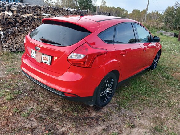 2011 Ford Focus III, красный, 860000 рублей - вид 6
