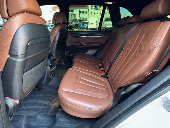 2016 BMW X5 40d III (F15), белый, 4840000 рублей - вид 26