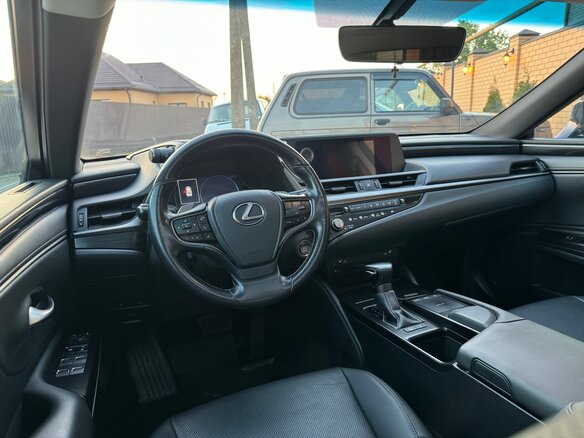 2021 Lexus ES 200 VII, чёрный, 3399000 рублей - вид 12