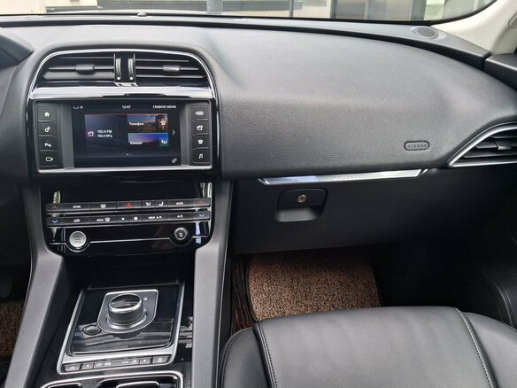 2017 Jaguar F-Pace I, чёрный - вид 25