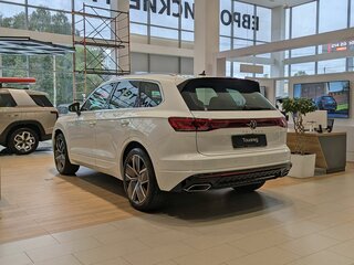 2026 Volkswagen Touareg III Рестайлинг, белый, 12900000 рублей, вид 5