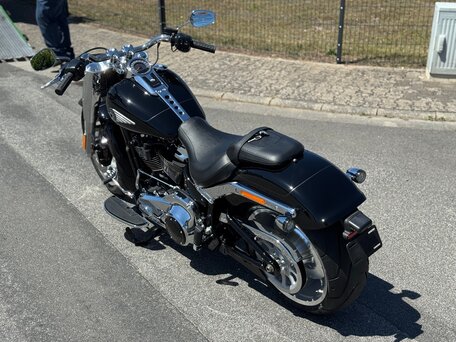 2026 Harley-Davidson Fat Boy, чёрный, 3299000 рублей, вид 5
